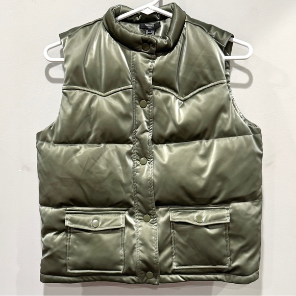 Forever 21 Other - Forever 21 Shiny Green Puffer Vest Waterproof Pockets Kids Girl’s Size 14 NWT